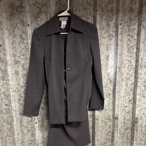 Elegant Charcoal 3 piece women’s suit